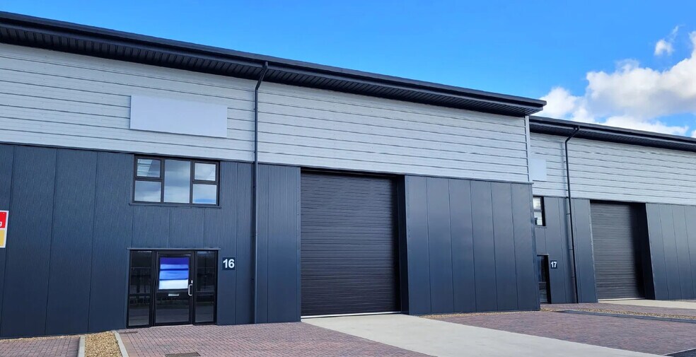 Old Great North Rd, Sawtry to rent - Building Photo - Image 2 of 20