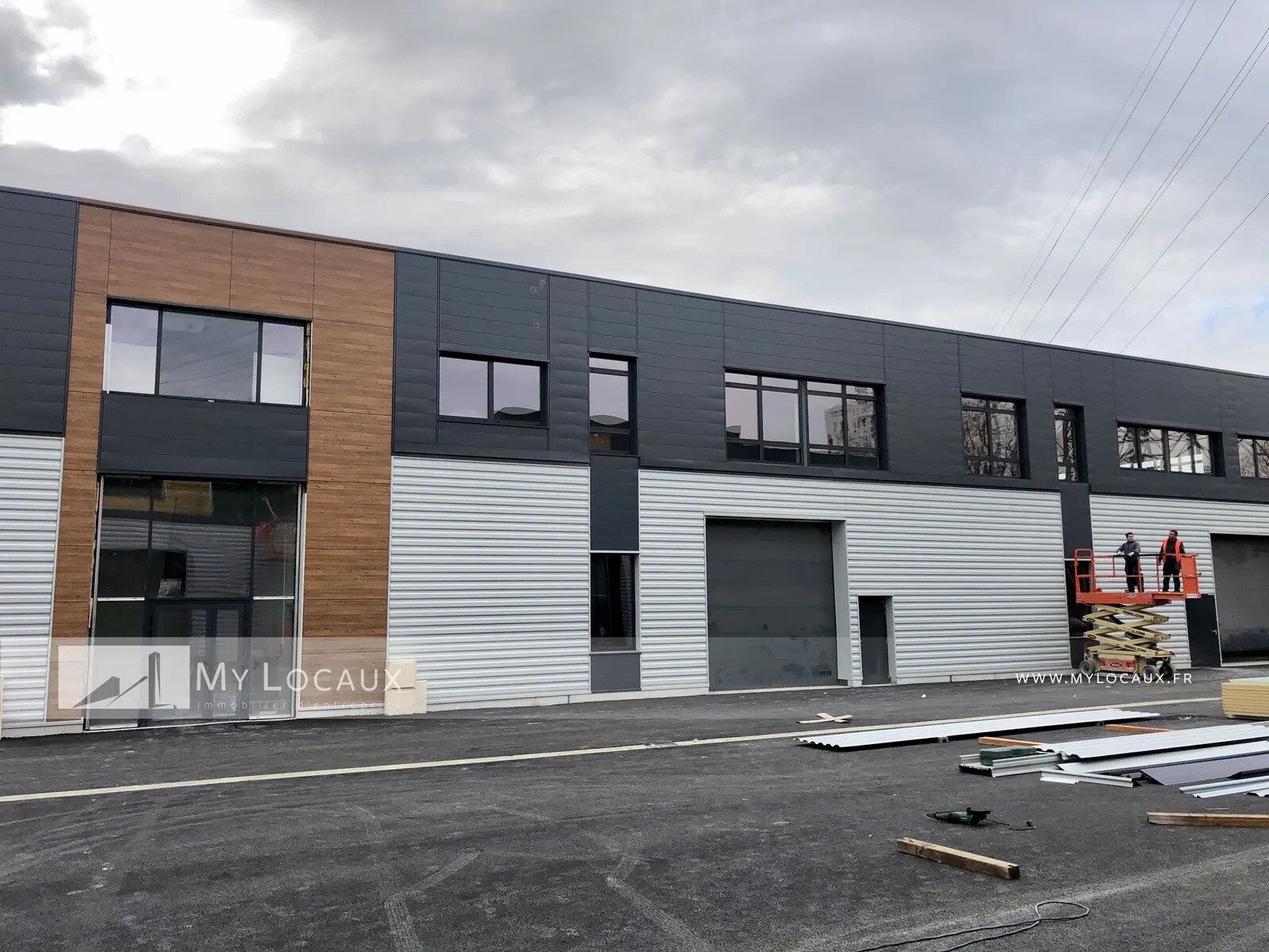 Light Industrial in Villeneuve-la-Garenne to rent Building Photo- Image 1 of 5