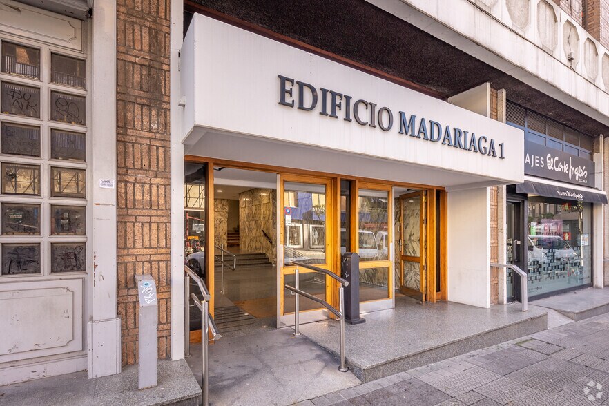 Avenida Madariaga, 1, Bilbao, Vizcaya to rent - Building Photo - Image 3 of 4