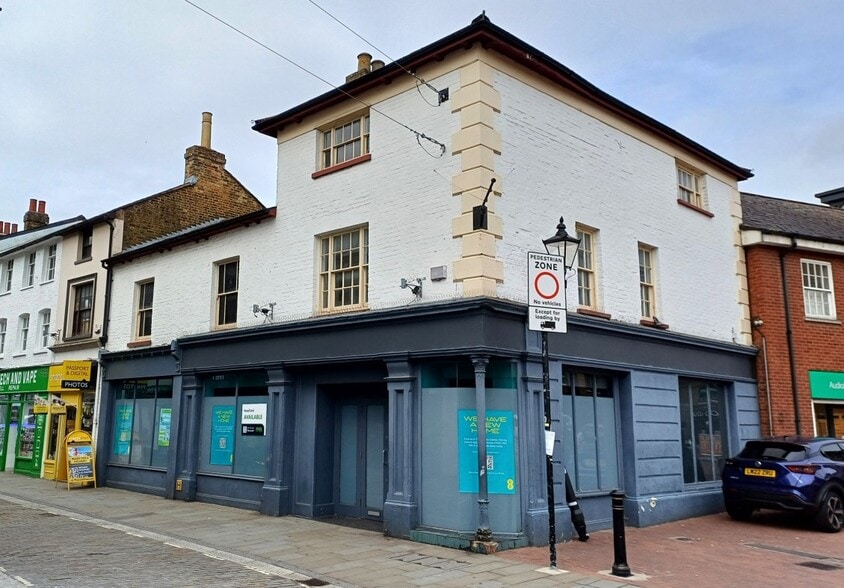 17-19 Railway St, Hertford to rent - Building Photo - Image 1 of 2
