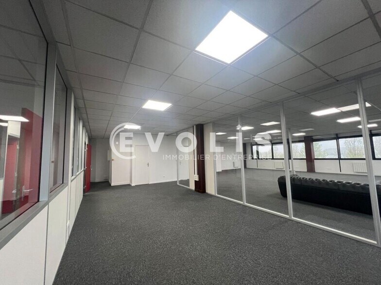 Office in Villebon-sur-Yvette for sale - Interior Photo - Image 2 of 9