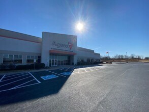 2971 International Blvd, Clarksville, TN for rent Building Photo- Image 1 of 5