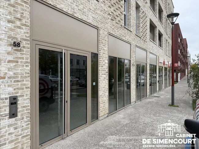 Location Commerce 156 m²
