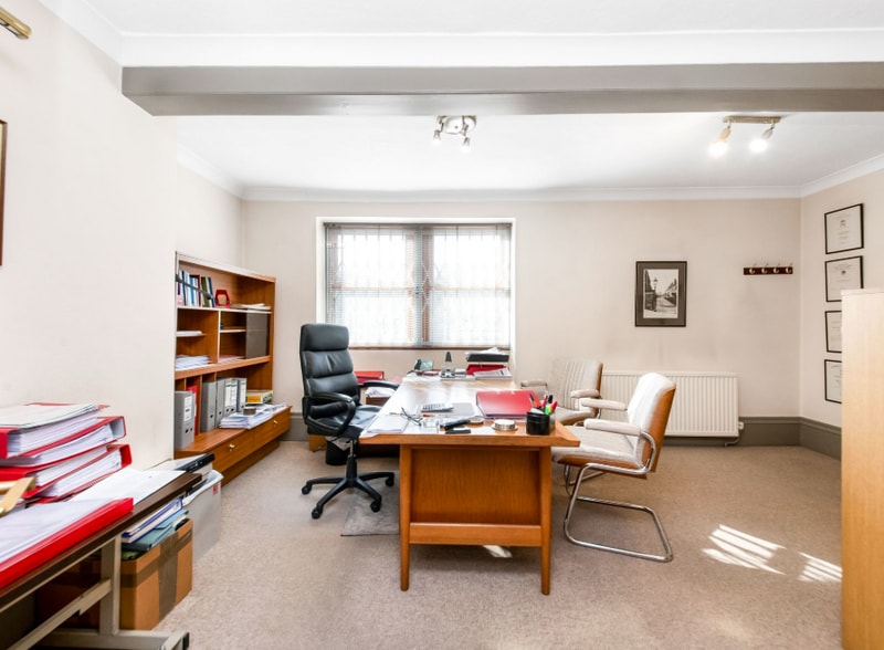 201 Penistone Road, Huddersfield for sale - Interior Photo - Image 2 of 9