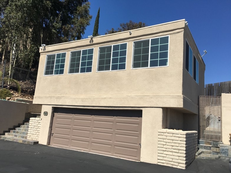 5547 Jackson Dr, La Mesa 91942 UK