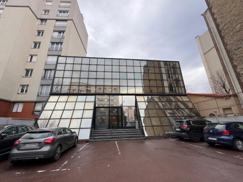 130-132 Rue De Normandie, Courbevoie to rent - Building Photo - Image 1 of 5