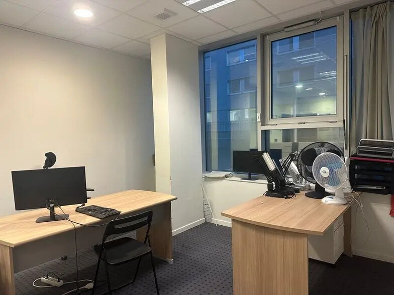 Office in Lyon to rent - Building Photo - Image 3 of 7