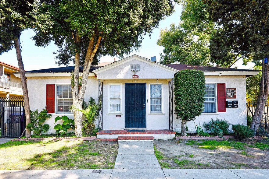 2032 Pine Ave, Long Beach, CA for sale - Primary Photo - Image 1 of 1