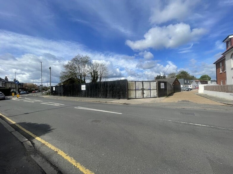 Drake Ave, Staines for sale - Building Photo - Image 1 of 5