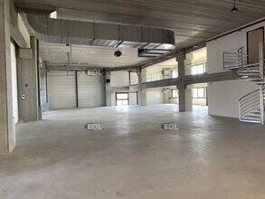 Light Industrial in Colombes to rent Building Photo- Image 1 of 6