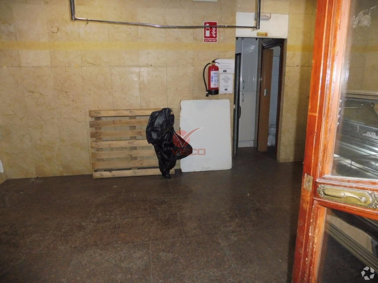 Retail in Cuenca, Cuenca to rent Interior Photo- Image 1 of 4