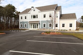 1575 Iyannough Rd, Hyannis, MA for rent Building Photo- Image 2 of 10