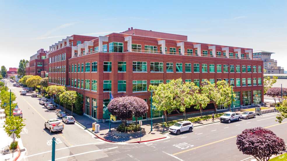 5885 Hollis St, Emeryville, CA for rent - Building Photo - Image 1 of 7