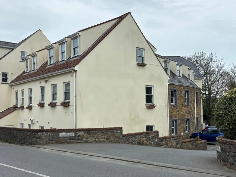 La Route Des Camps, Guernsey to rent - Building Photo - Image 2 of 9