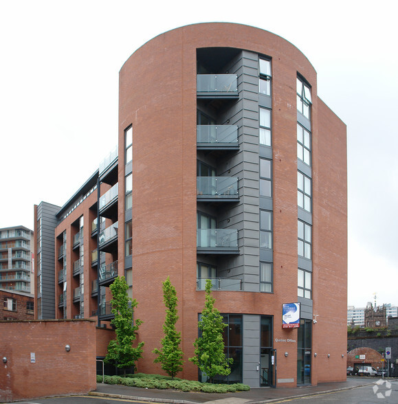 Bury St, Salford for rent - Primary Photo - Image 1 of 6