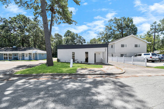 703 Everett St, Conroe, TX for sale Building Photo- Image 1 of 46