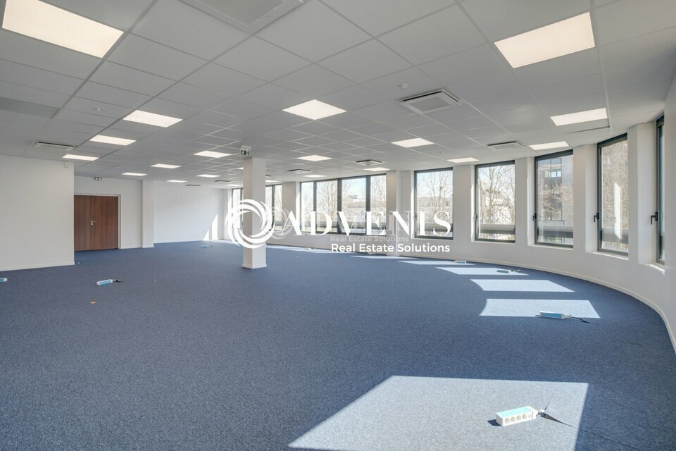 Office in Chessy for sale Interior Photo- Image 1 of 13