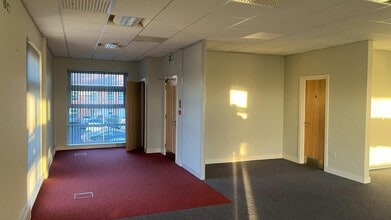Siskin Pky E, Coventry to rent Interior Photo- Image 1 of 11