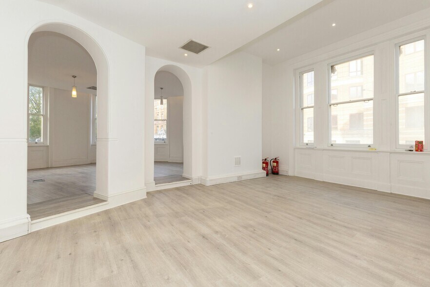 357-363 Goswell Rd, London to rent - Building Photo - Image 3 of 15