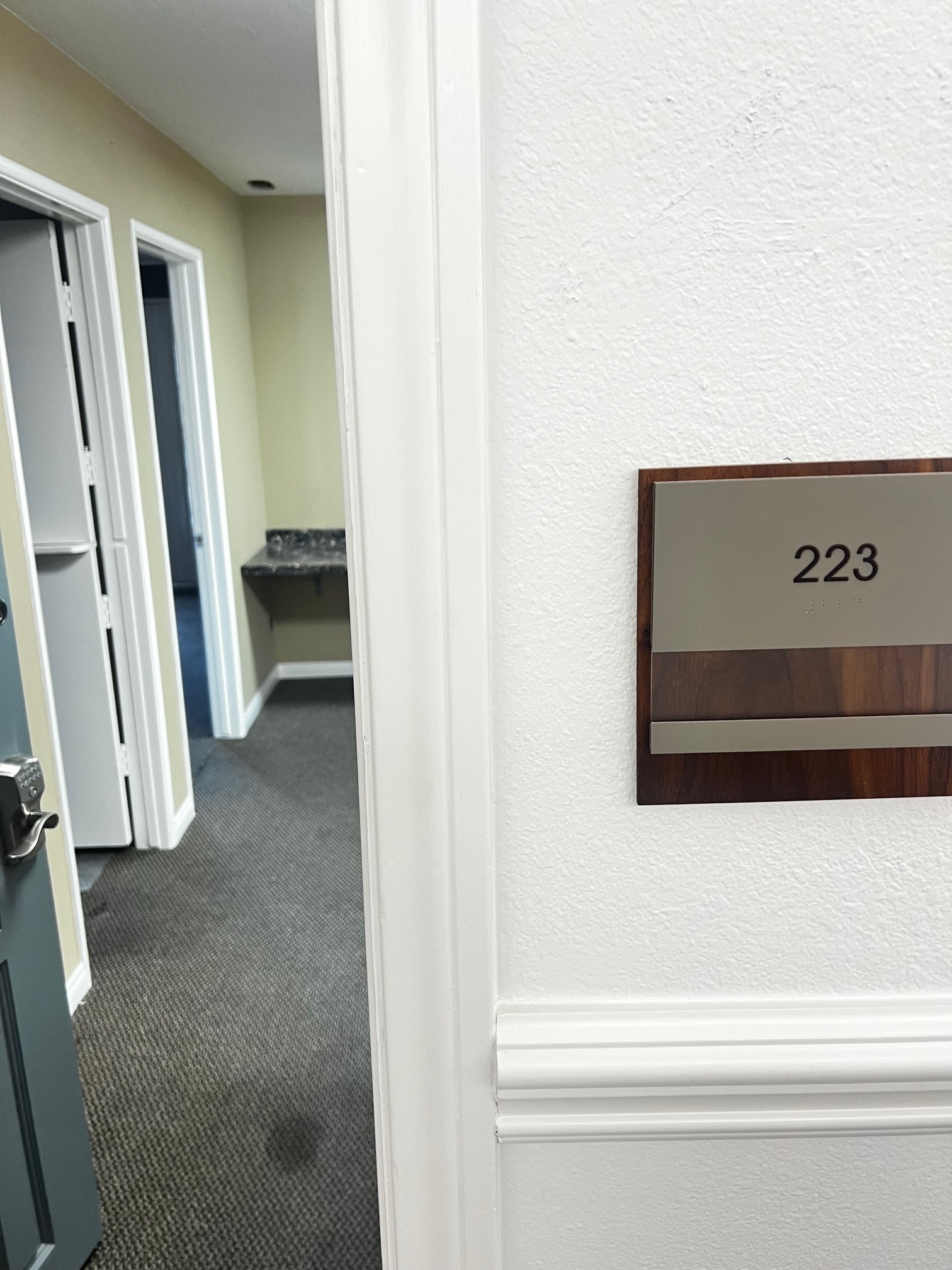 18582 Beach Blvd, Huntington Beach, CA to rent Interior Photo- Image 1 of 2