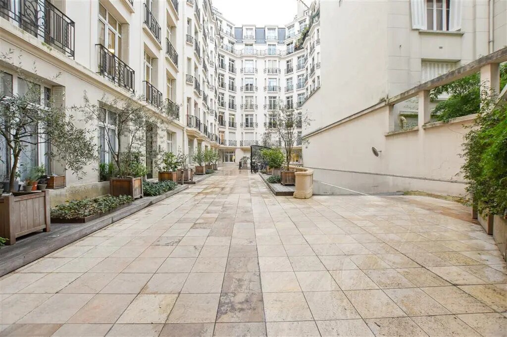 Location Bureaux 118 m² - Photo 1