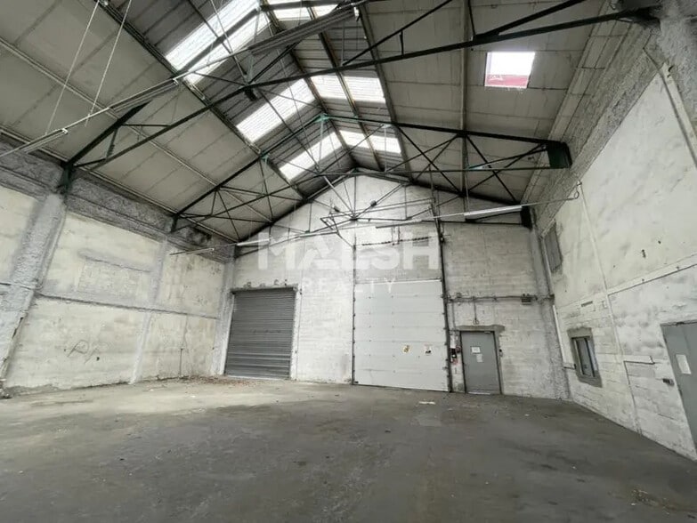 Light Industrial in Lyon to rent - Interior Photo - Image 2 of 5