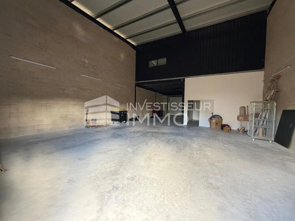 Location Commerce 290 m² - Photo 1
