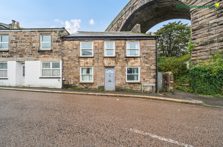 1 Trewirgie Rd, Redruth to rent - Primary Photo - Image 1 of 5