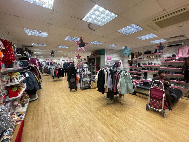 26-27 High St, Maidstone to rent - Interior Photo - Image 2 of 7