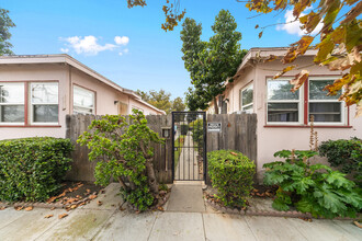 494 E Sunset St, Long Beach, CA for sale Primary Photo- Image 1 of 1