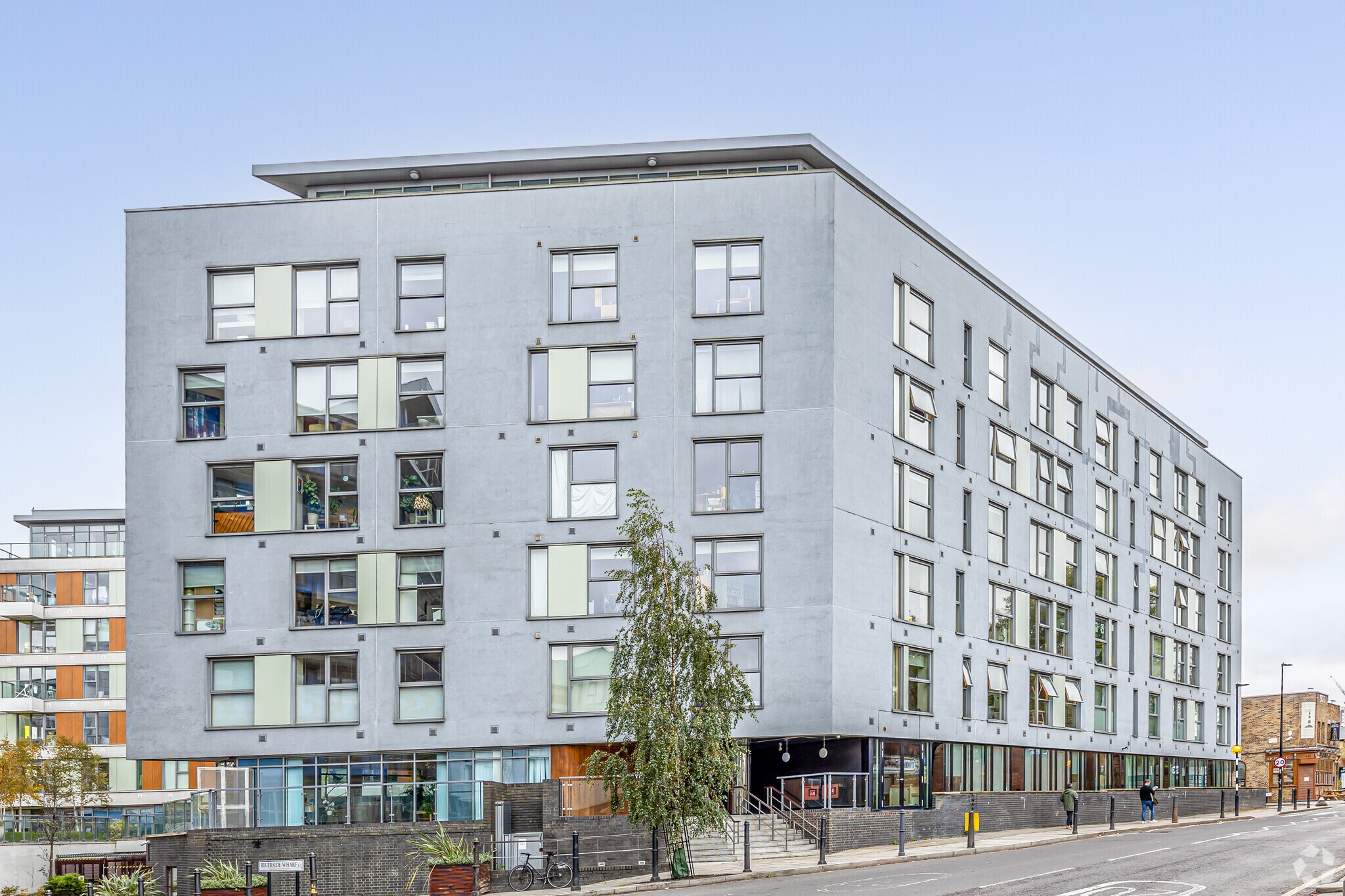 419 Wick Ln, London for sale Primary Photo- Image 1 of 1