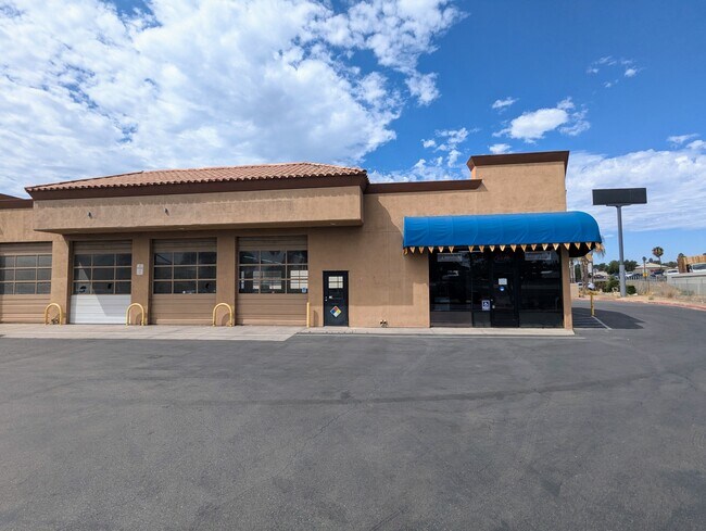 More details for 2189 Sampson Ave, Corona, CA - Retail to Rent
