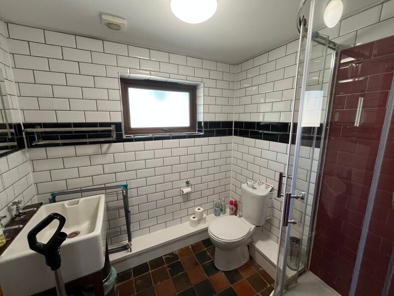 Upper Hoar Cross Road, Burton On Trent for sale - Interior Photo - Image 3 of 7