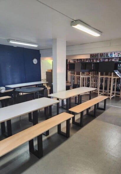 146 Rue De Charonne, PARIS 11 to rent - Interior Photo - Image 1 of 7