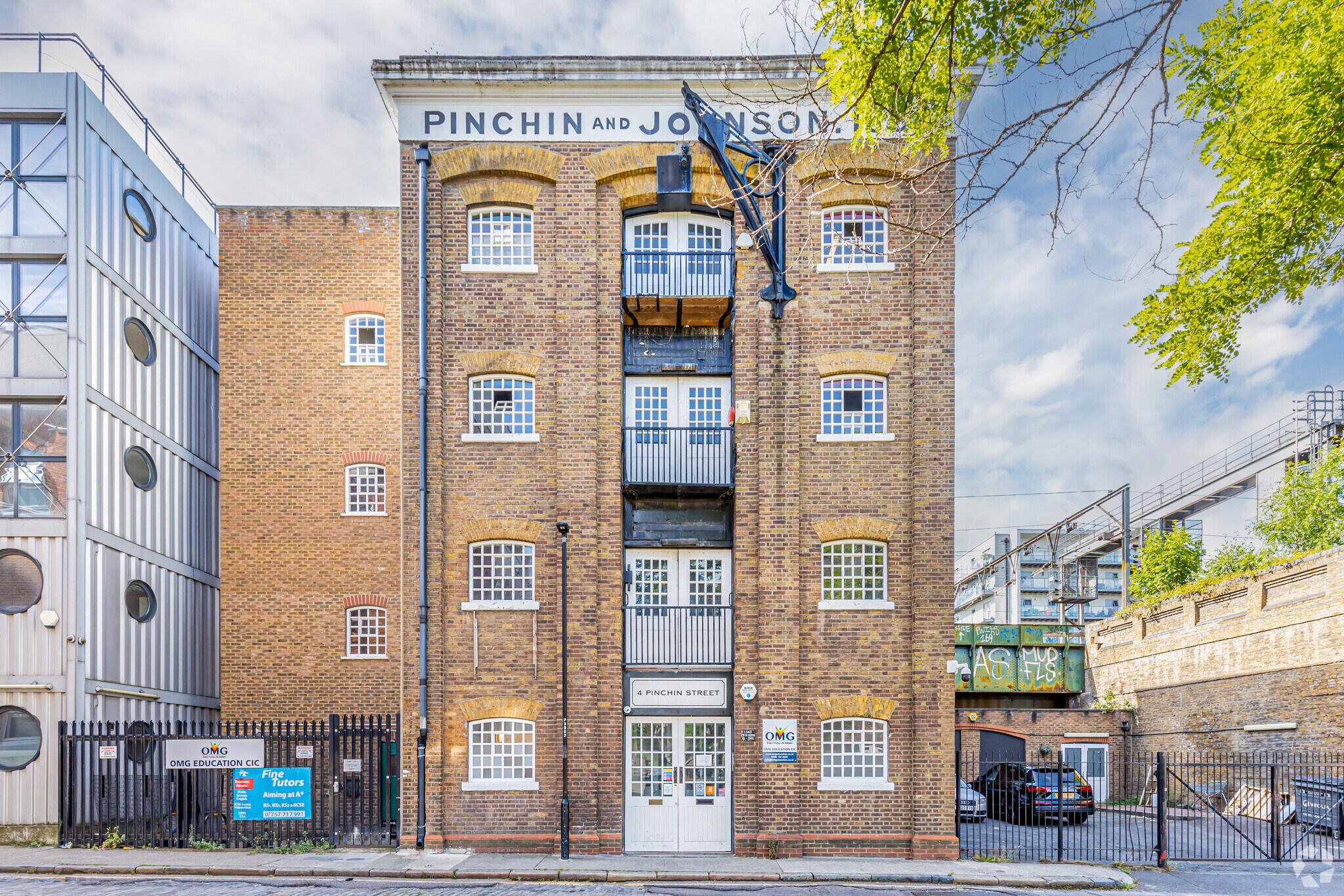 4 Pinchin St, London for sale Primary Photo- Image 1 of 1
