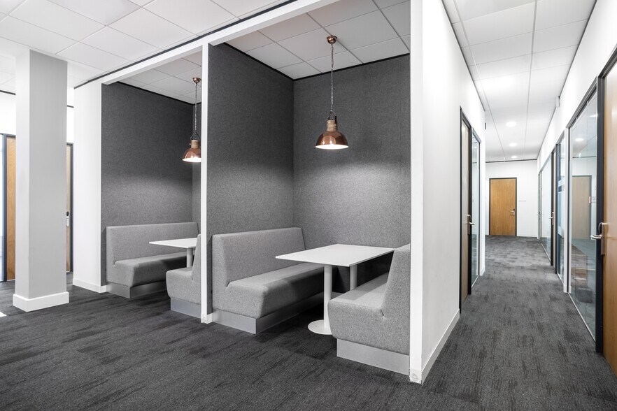 Watermans Business Park, Staines to rent - Interior Photo - Image 3 of 10