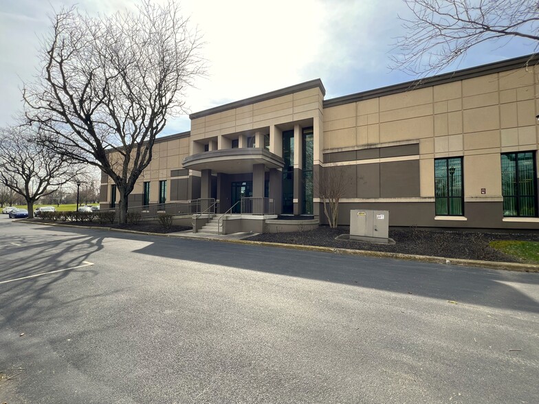 1845 William Penn Way, Lancaster, PA for rent - Building Photo - Image 1 of 1