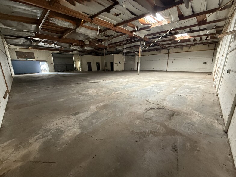 3614-3618 Mettler St, Los Angeles, CA for sale - Building Photo - Image 3 of 4