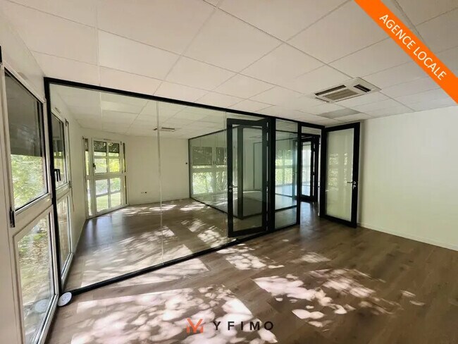 Location Bureaux 920 m²