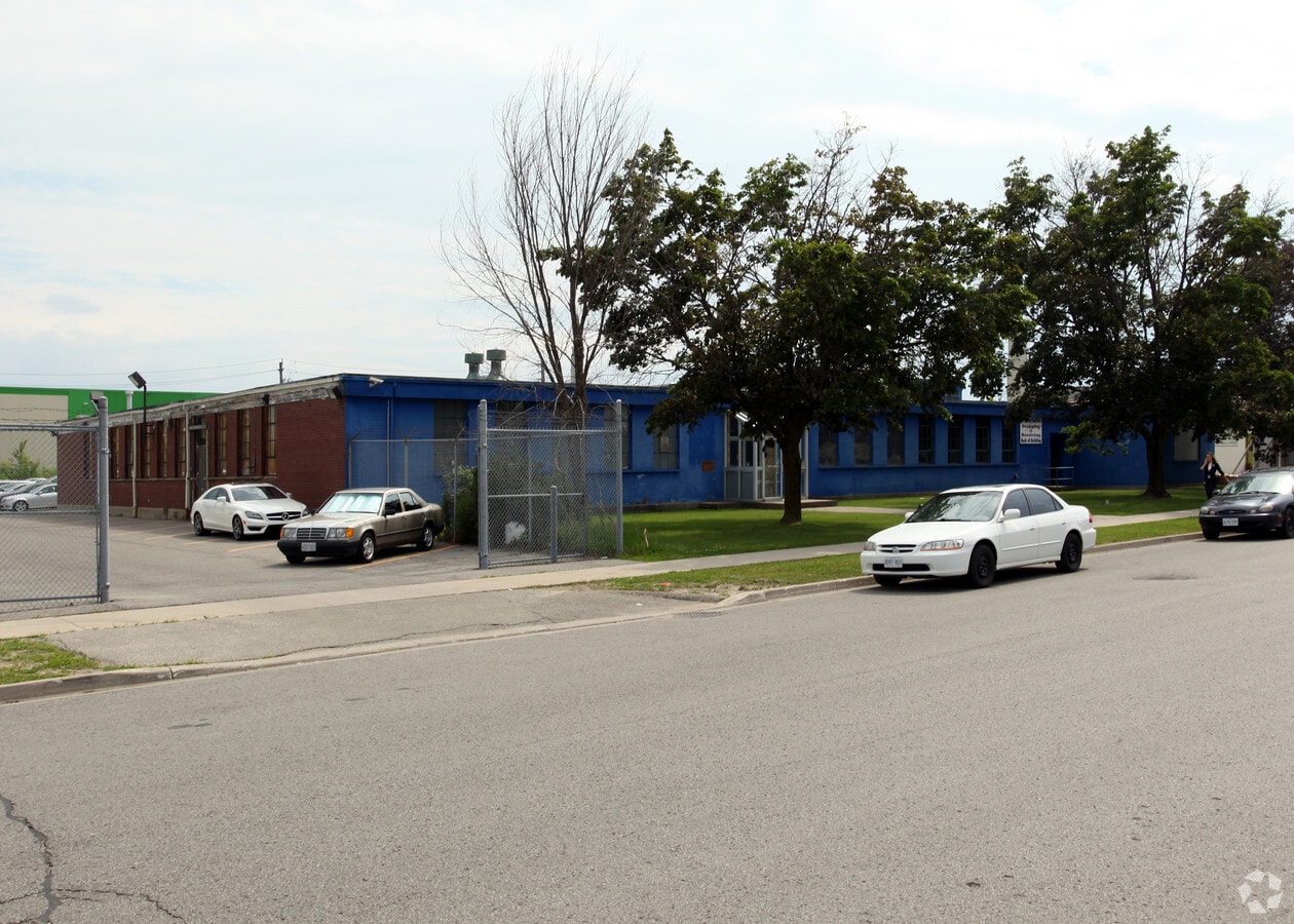 119 Vanderhoof Ave, Toronto M4G 4B4 Industrial for Rent UK