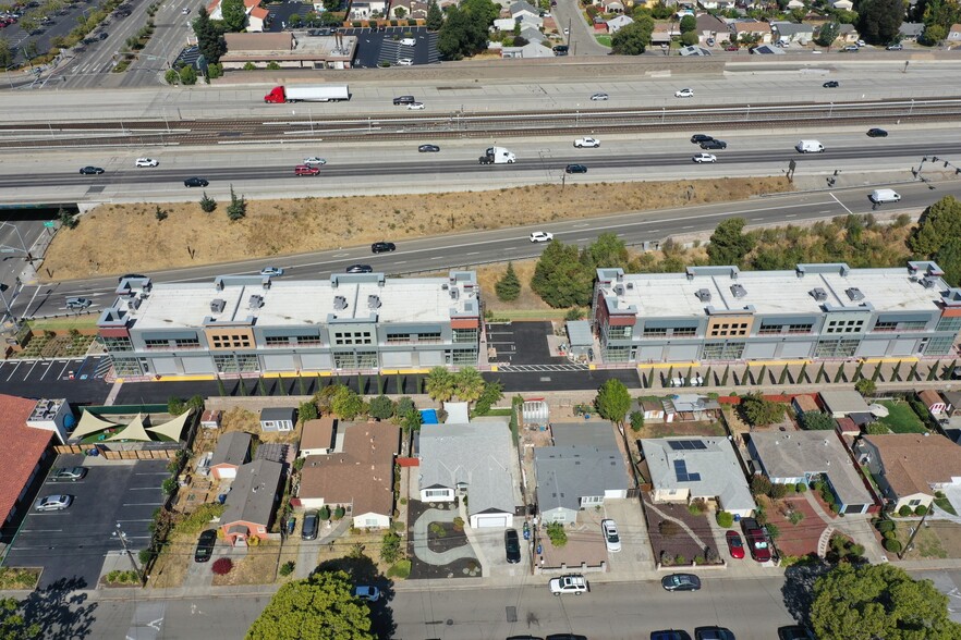 21634 Redwood Rd, Castro Valley, CA for rent - Building Photo - Image 3 of 7