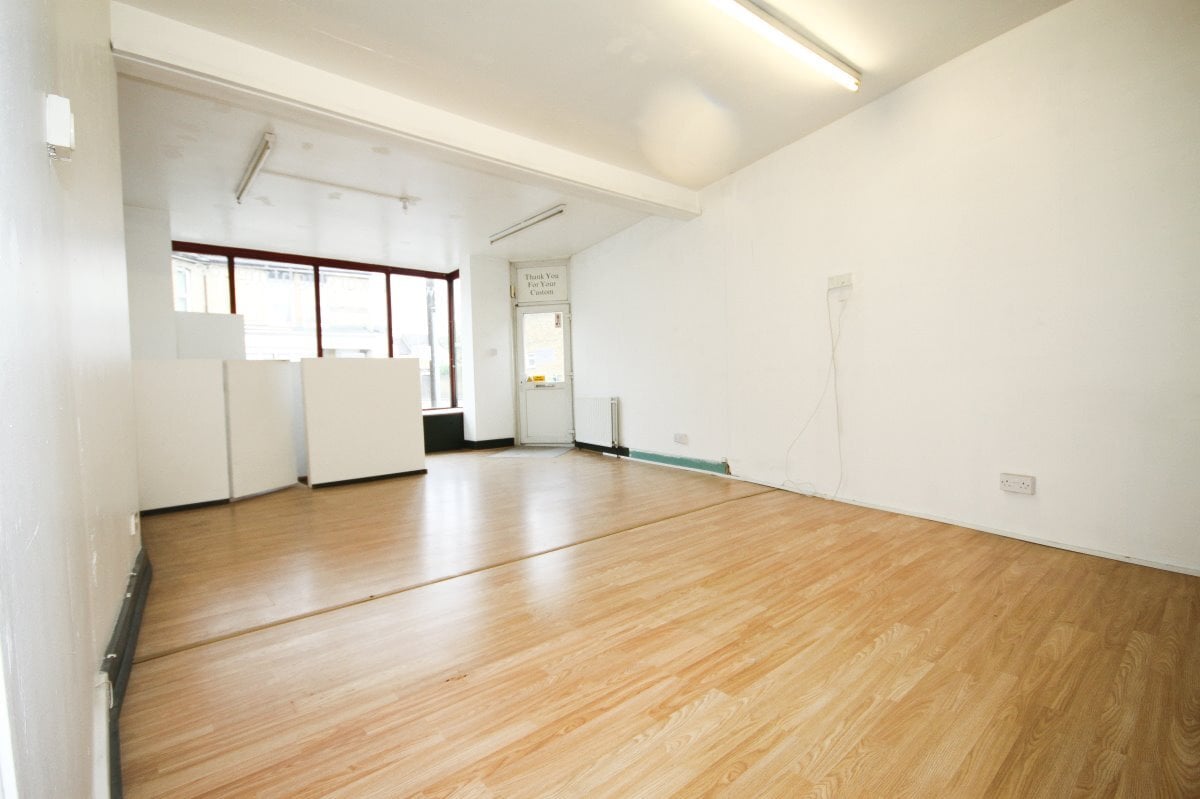 85 Shakespeare Rd, Gillingham to rent Interior Photo- Image 1 of 9