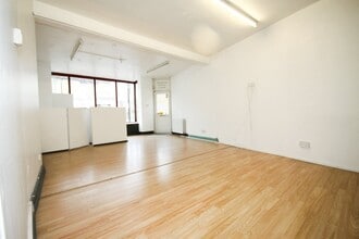 85 Shakespeare Rd, Gillingham to rent Interior Photo- Image 1 of 9