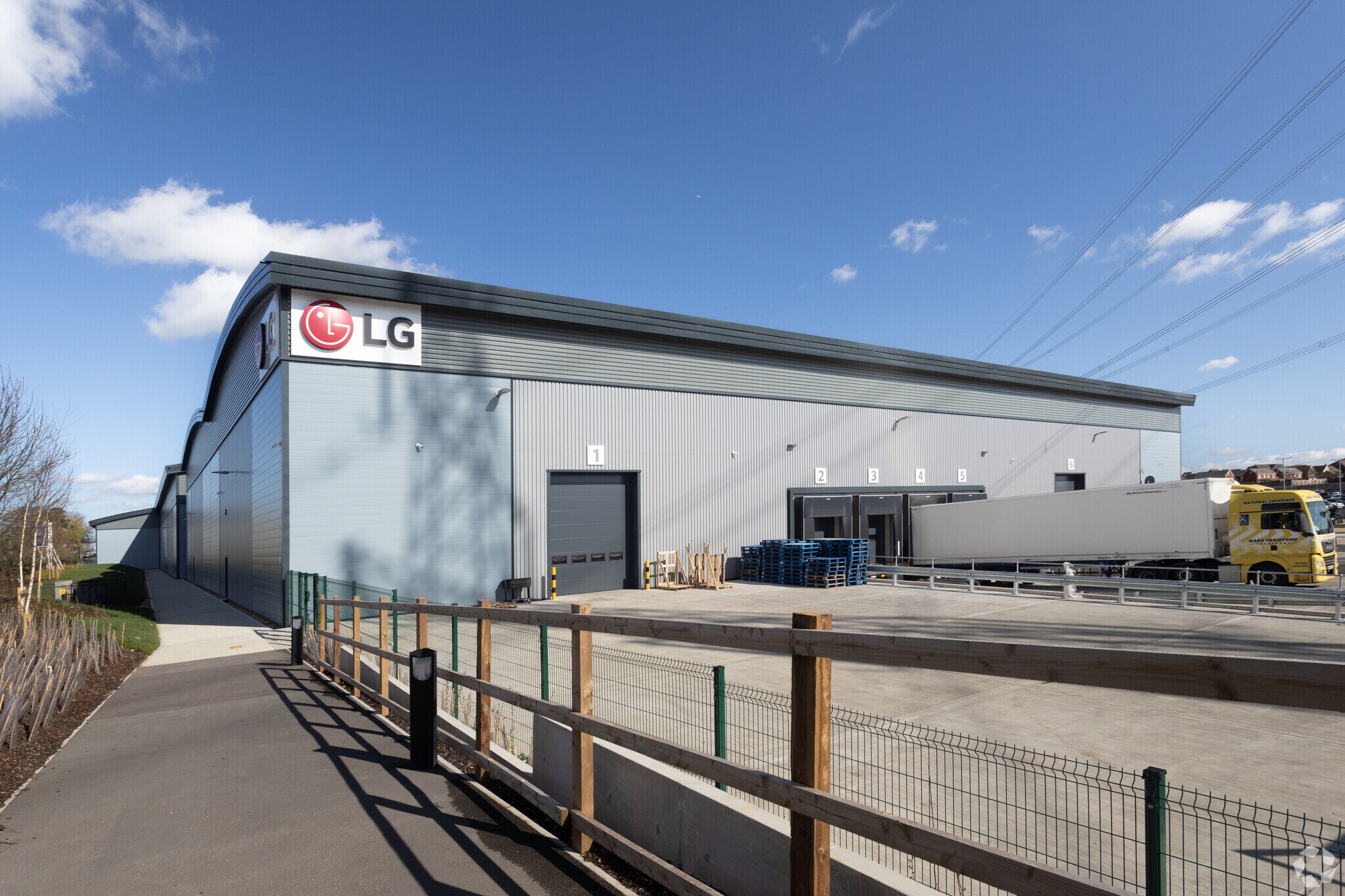 Grovebury Rd, Leighton Buzzard for sale Primary Photo- Image 1 of 1