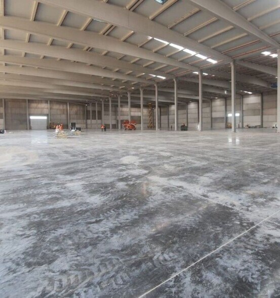 Acueducto, Dos Hermanas, Entrenucleos, S/N, SEVILLA, Sevilla to rent - Building Photo - Image 2 of 9