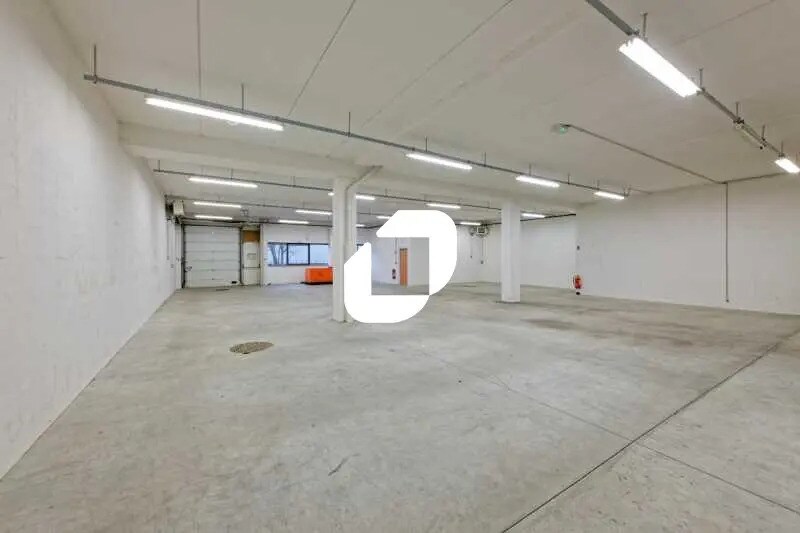 Light Industrial in Cergy to rent - Building Photo - Image 2 of 25