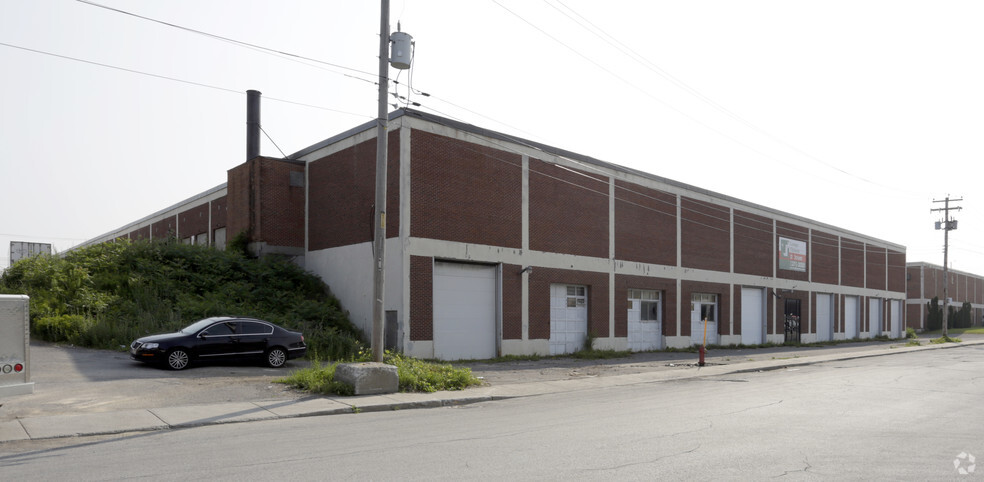 10800 Boul Parkway, Montréal, QC for rent - Building Photo - Image 2 of 6