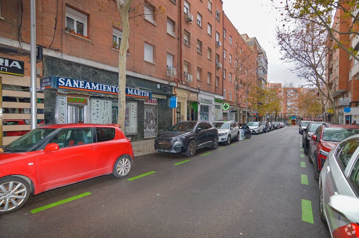 Madrid, MAD 28002 - Unit Puerta 04, Esc. 1 - - Interior Photo - Image 2 of 11