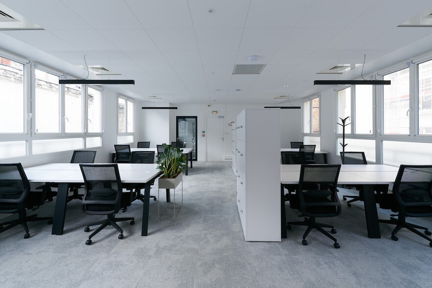 Co-working Space in Paris to rent - Interior Photo - Image 1 of 9