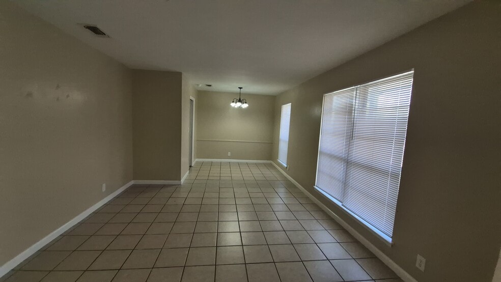 KC Rentals portfolio of 5 properties for sale on LoopNet.co.uk - Building Photo - Image 2 of 11